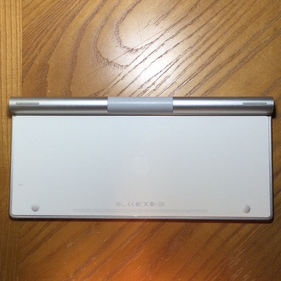 Apple Wireless Keyboard - Picture 3 of 10